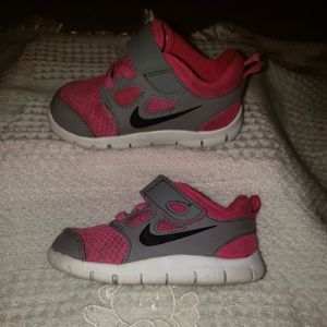 Nike Free 5 Toddler girl sz 6C -pink/gray